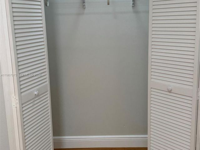 Дом в аренду по адресу 51 Montilla Ave - фото 7525495