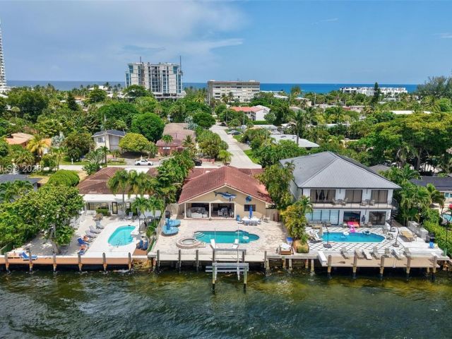 Продажа дома по адресу 317 S Riverside Dr - фото 7478721