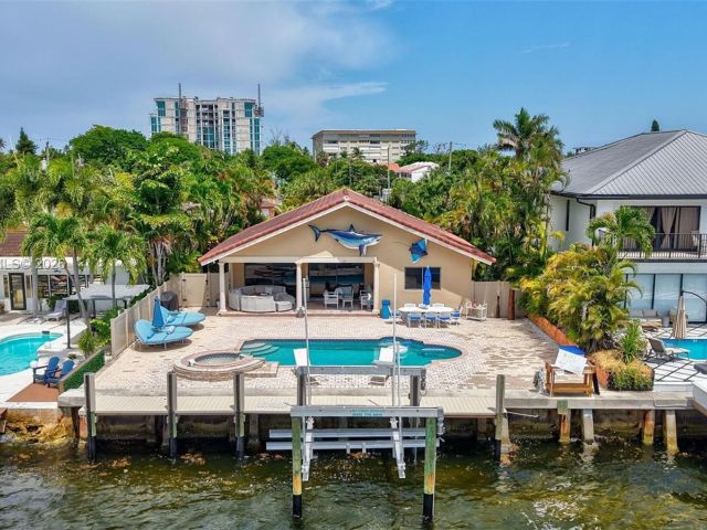 Продажа дома по адресу 317 S Riverside Dr - фото 7478739