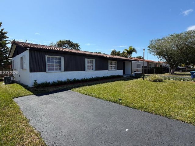 Продажа дома по адресу 9620 SW 9th Ter - фото 7441476