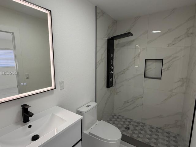 Продажа дома по адресу 9620 SW 9th Ter - фото 7441481