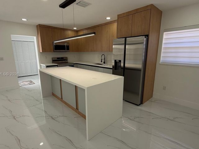 Продажа дома по адресу 9620 SW 9th Ter - фото 7441490