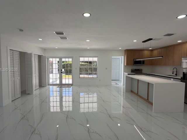 Продажа дома по адресу 9620 SW 9th Ter - фото 7441493