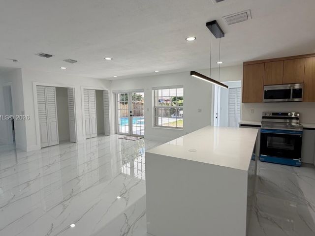 Продажа дома по адресу 9620 SW 9th Ter - фото 7441494