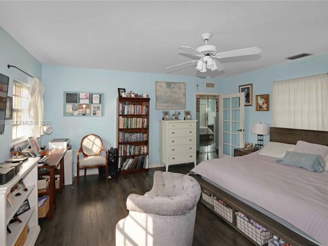 Продажа дома по адресу 1221 SW 74th Ct - фото 7441528