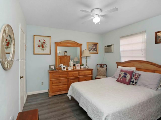 Продажа дома по адресу 1221 SW 74th Ct - фото 7441530