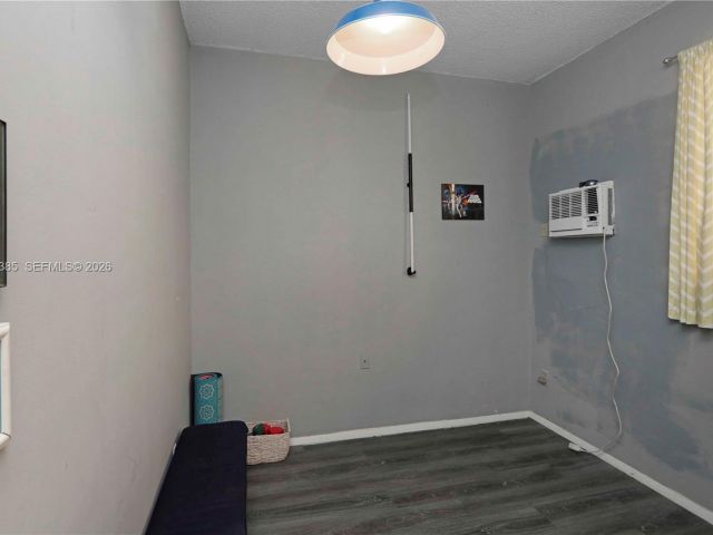 Продажа дома по адресу 1221 SW 74th Ct - фото 7441534