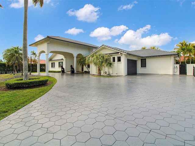 Продажа дома по адресу 2600 SW 128th Ave - фото 7441495