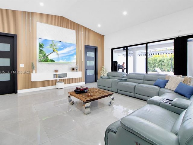 Продажа дома по адресу 2600 SW 128th Ave - фото 7441499