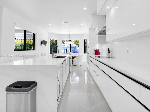 Продажа дома по адресу 2600 SW 128th Ave - фото 7441505