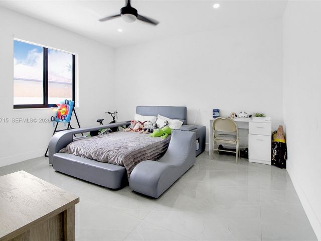 Продажа дома по адресу 2600 SW 128th Ave - фото 7441513