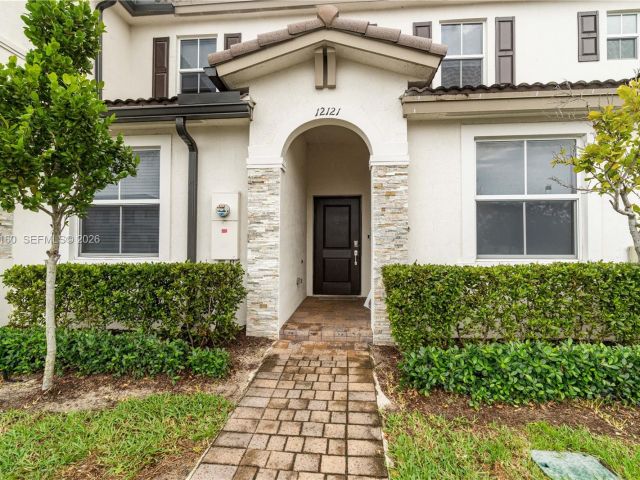 Продажа дома по адресу 12121 NW 23rd Ct - фото 7441456