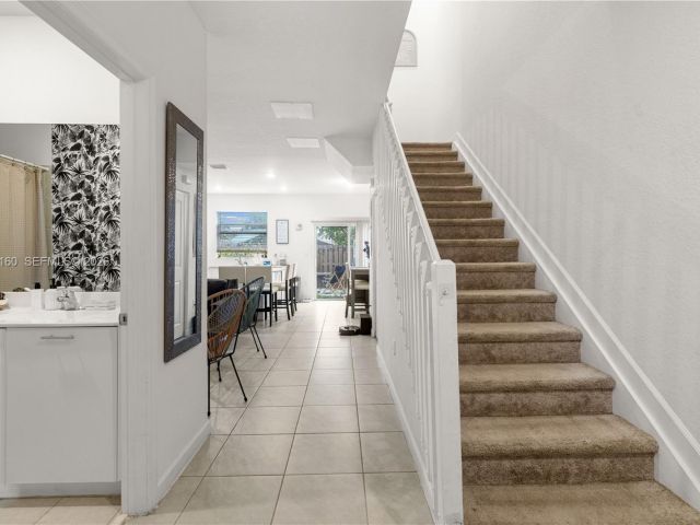 Продажа дома по адресу 12121 NW 23rd Ct - фото 7441462