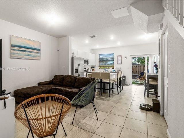 Продажа дома по адресу 12121 NW 23rd Ct - фото 7441463