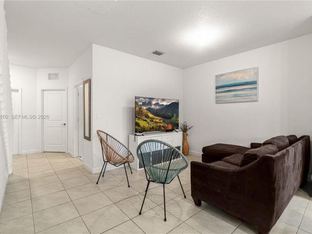 Продажа дома по адресу 12121 NW 23rd Ct - фото 7441464