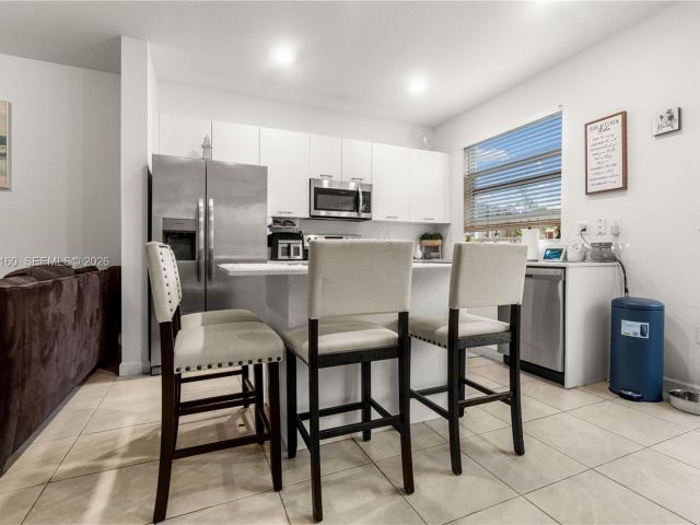 Продажа дома по адресу 12121 NW 23rd Ct - фото 7441468