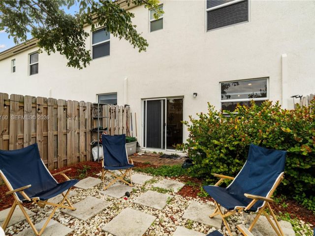 Продажа дома по адресу 12121 NW 23rd Ct - фото 7441471