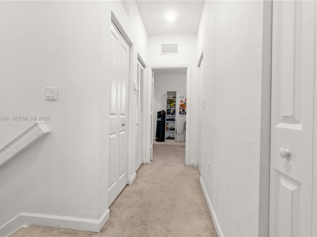 Продажа дома по адресу 12121 NW 23rd Ct - фото 7441474