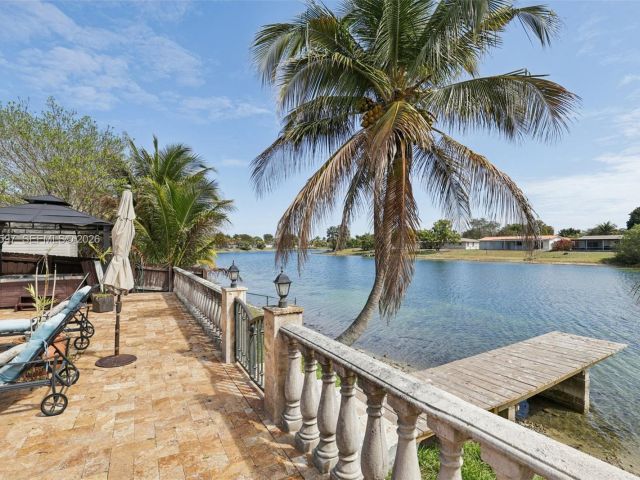 Продажа дома по адресу 8333 SW 144th Ct - фото 7441540