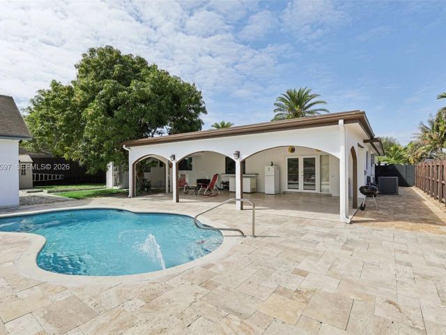 Продажа дома по адресу 8333 SW 144th Ct - фото 7441541