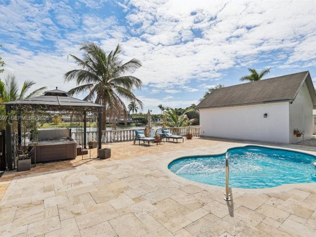 Продажа дома по адресу 8333 SW 144th Ct - фото 7441545