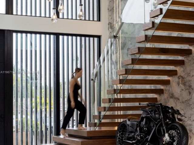 Дом в аренду по адресу 1102 Washington St - фото 7462175