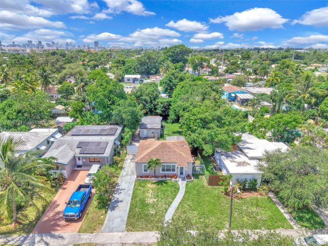 Дом в аренду по адресу 2318 Washington St - фото 7449246