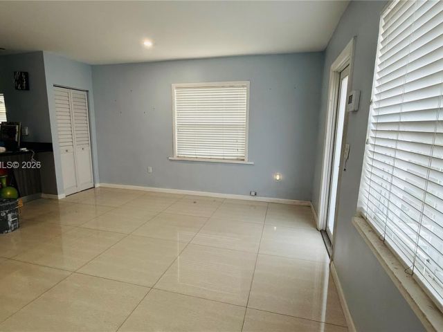 Дом в аренду по адресу 2318 Washington St - фото 7449249