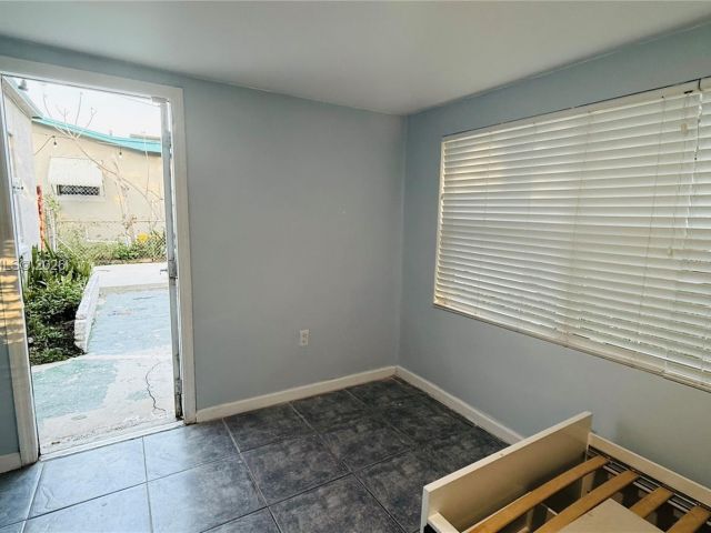 Дом в аренду по адресу 2318 Washington St - фото 7449258