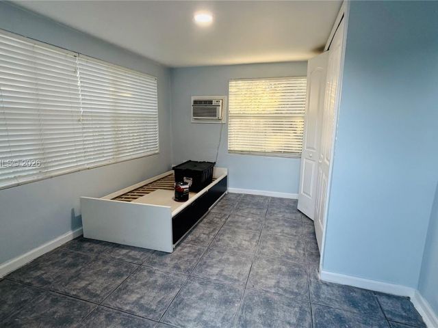 Дом в аренду по адресу 2318 Washington St - фото 7449259