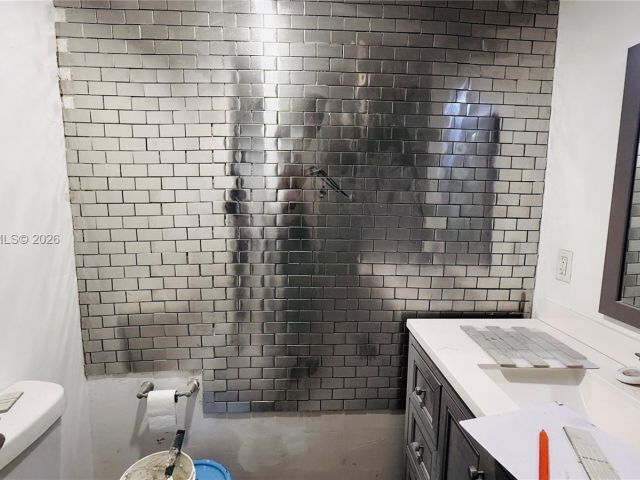 Дом в аренду по адресу 2318 Washington St - фото 7449260