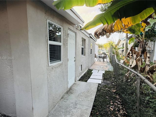 Дом в аренду по адресу 2318 Washington St - фото 7449262