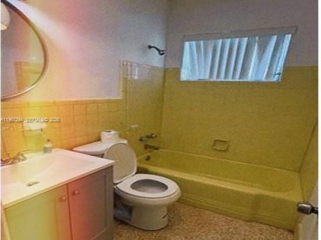 Продажа дома по адресу 11600 NE 6th Ave - фото 7445351