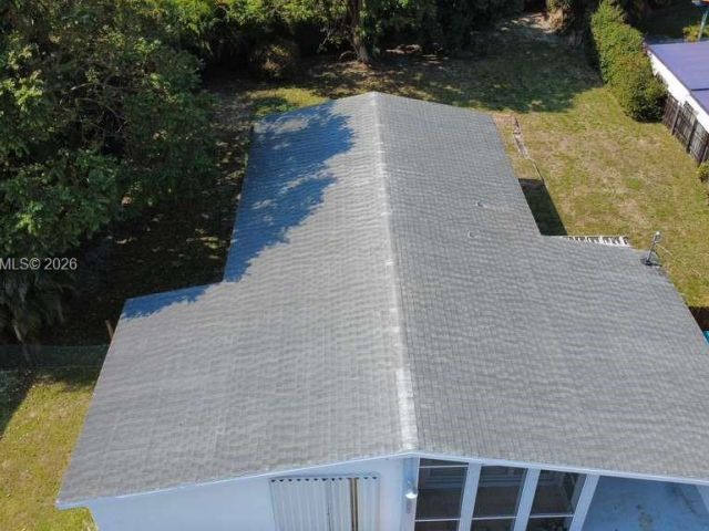 Продажа дома по адресу 11600 NE 6th Ave - фото 7445354