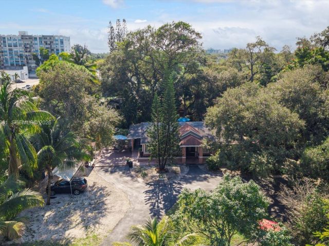 Продажа дома по адресу 1760 NE 144th St - фото 7442736