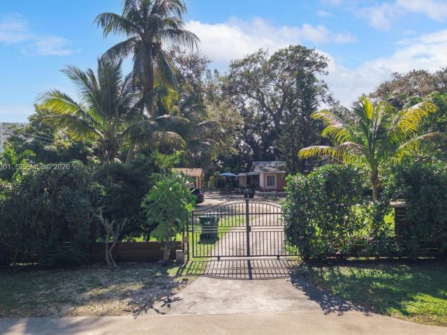 Продажа дома по адресу 1760 NE 144th St - фото 7442739