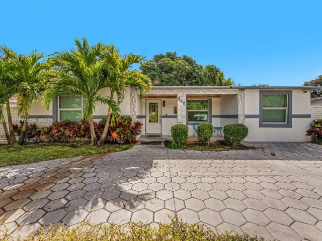 Продажа дома по адресу 860 NE 142nd St - фото 7442960