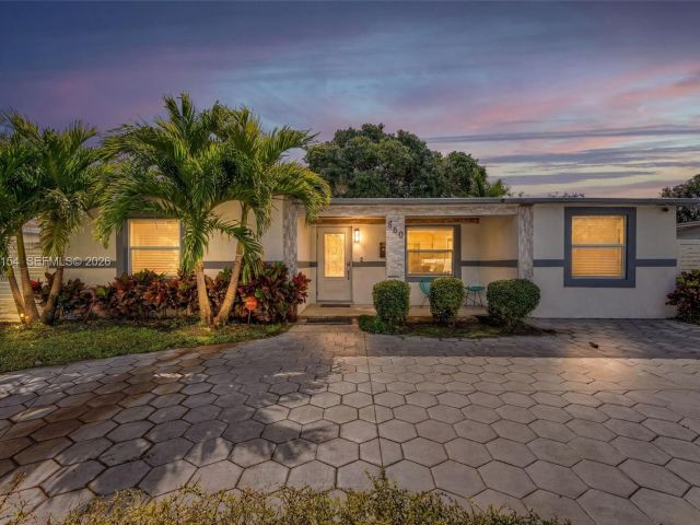 Продажа дома по адресу 860 NE 142nd St - фото 7442961