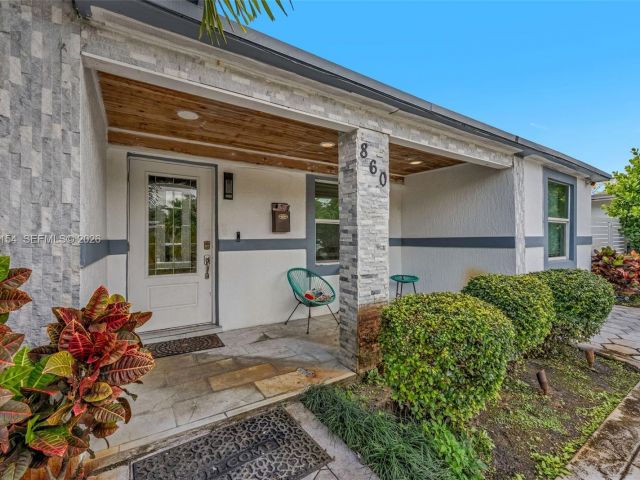 Продажа дома по адресу 860 NE 142nd St - фото 7442963