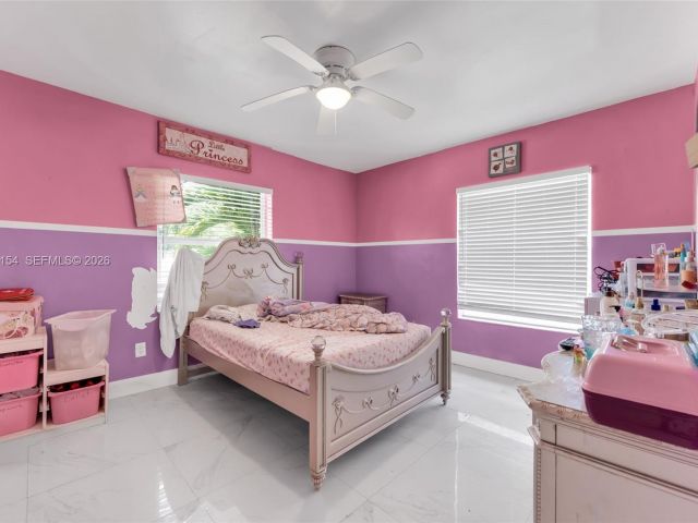 Продажа дома по адресу 860 NE 142nd St - фото 7442966