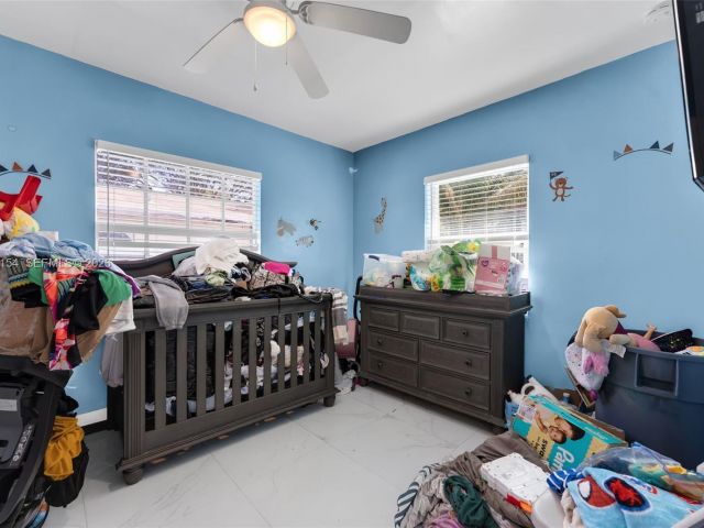 Продажа дома по адресу 860 NE 142nd St - фото 7442969