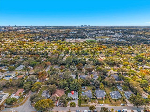 Продажа дома по адресу 860 NE 142nd St - фото 7442979