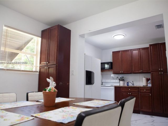 Продажа дома по адресу 1821 Harding St - фото 7442927