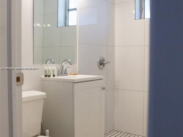 Продажа дома по адресу 1821 Harding St - фото 7442929