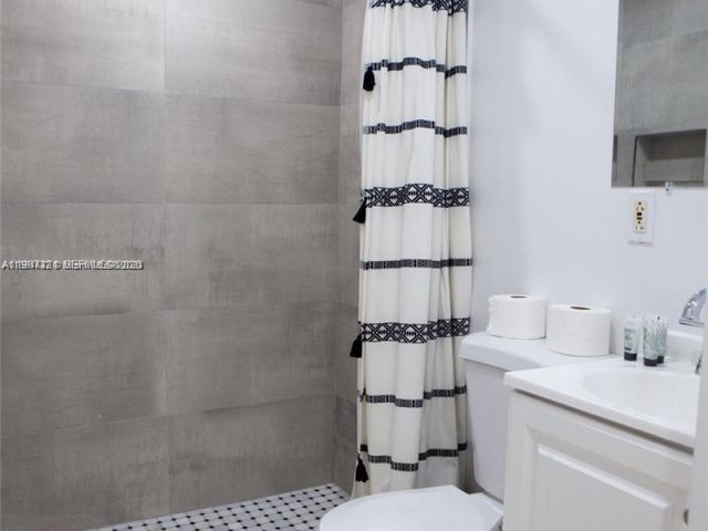 Продажа дома по адресу 1821 Harding St - фото 7442930