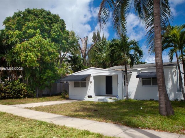 Продажа дома по адресу 1821 Harding St - фото 7442938