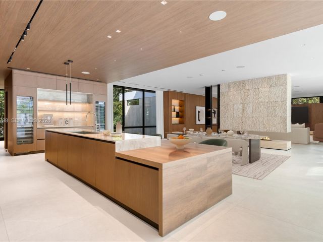 Продажа дома по адресу 3210 Coacoochee St - фото 7449401