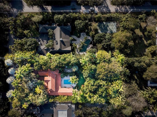 Продажа дома по адресу 4867 SW 82nd St - фото 7442790