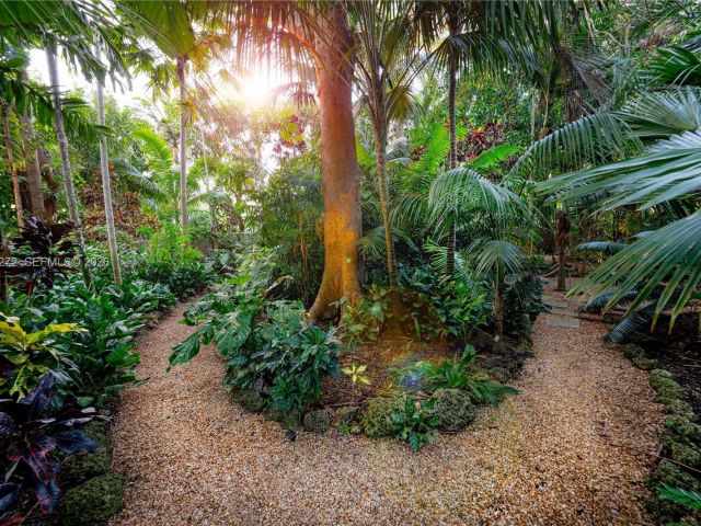 Продажа дома по адресу 4867 SW 82nd St - фото 7442803