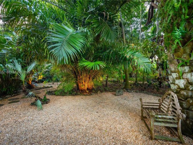 Продажа дома по адресу 4867 SW 82nd St - фото 7442804